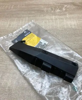 Rear bumper mounting bracket