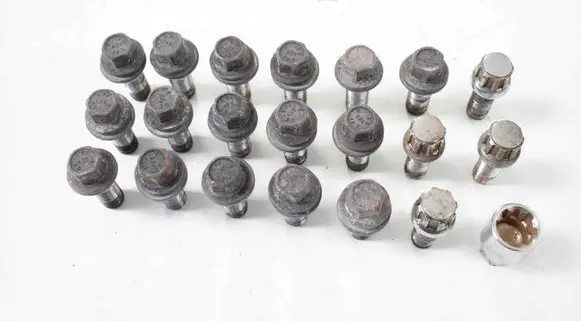 Mercedes-Benz CLS C219 Nuts/bolts 