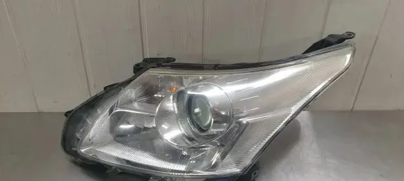 Toyota Avensis T270 Headlight/headlamp KOITO0512 220611