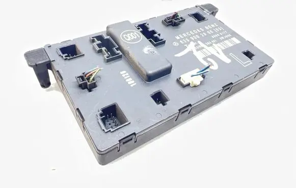 Mercedes-Benz Vito Viano W639 Door control unit/module 6399002900