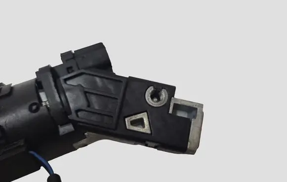 Peugeot 308 Ignition lock 9663123380
