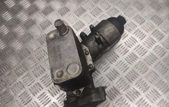 BMW 3 E90 E91 Oil filter cover 7788453