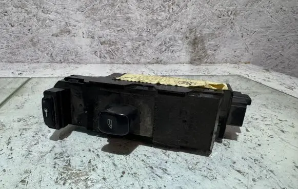 Volvo S80 Electric window control switch 30658147 04W20E