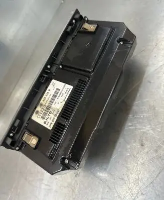 Audi A6 S6 C6 4F Climate control unit 4F1820043R 5HB00883305