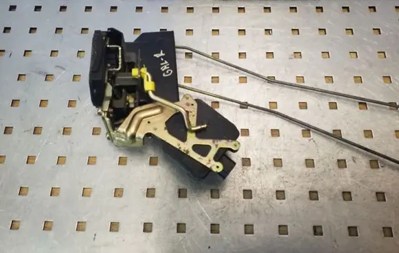 Hyundai Terracan Rear door lock