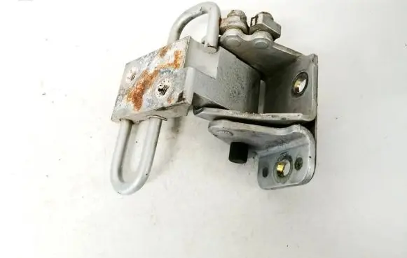 Audi A6 S6 C6 4F Rear door lower hinge 8e0833411