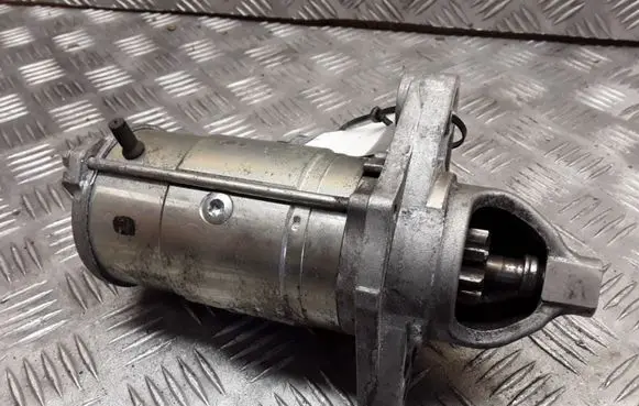 Toyota Avensis T270 Starter motor 2029035A