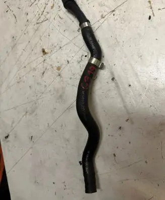Volkswagen Touareg II Engine coolant pipe/hose 7P0122109C
