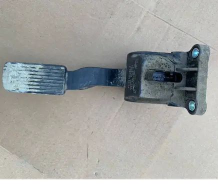 Mercedes-Benz Vito Viano W639 Accelerator throttle pedal A9063000404