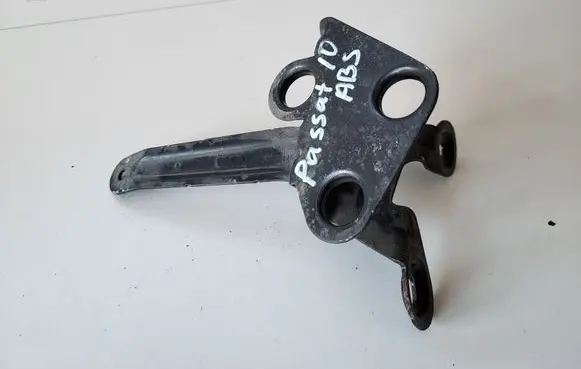 Volkswagen PASSAT B7 ABS pump bracket 