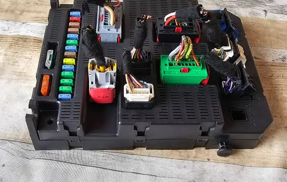 Peugeot 207 BSM Control unit 9659285380 0674781060706 0220607050706