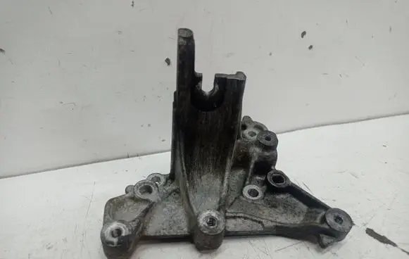 Volvo V50 Engine mounting bracket 9656392880 22484N01