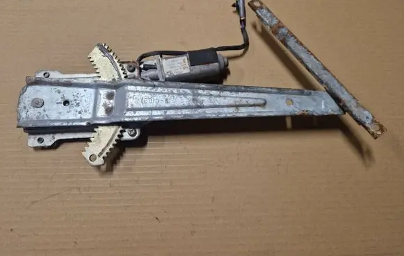 Nissan Patrol Y61 Rear door window regulator with motor 82730VB011
