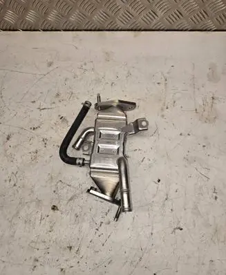 Toyota Prius (XW50) EGR valve cooler 2560137020F