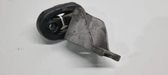 Skoda Karoq Muffler mount bracket/holder 5Q0253144P 1K0253147E