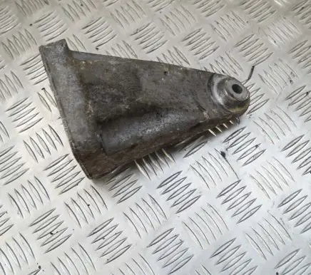 Mercedes-Benz C W203 Engine mounting bracket A6112230804
