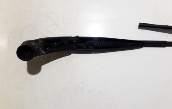 Hyundai i20 (PB PBT) Front wiper blade arm d226hfj