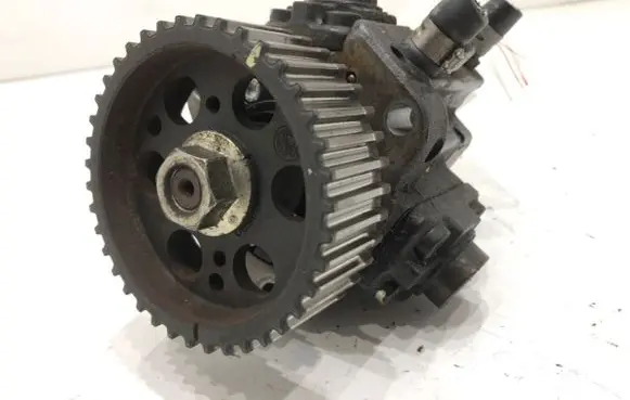 Opel Insignia A Fuel injection high pressure pump 0445010193