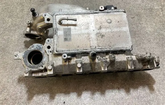 Skoda Octavia Mk4 Intake manifold 05L129766R 392647 2359090523