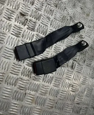 Nissan Juke I F15 Rear seatbelt buckle