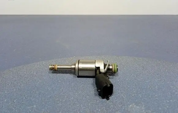Maserati Levante Fuel injector 324377