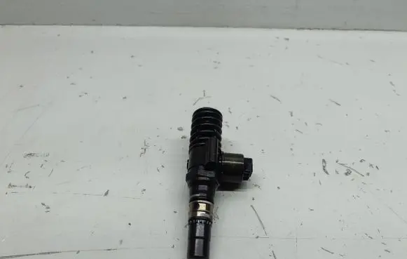 Audi A4 S4 B6 8E 8H Fuel injector 03G130073G