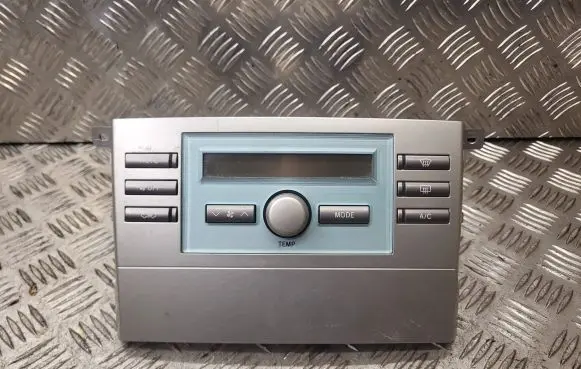 Toyota Corolla Verso E121 Climate control unit 559000F030