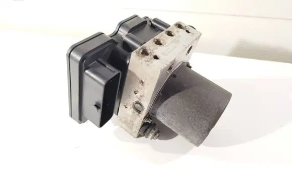 Mercedes-Benz Sprinter W906 ABS Pump A9069008401