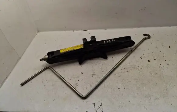 Toyota Verso Lift Jack 091110F020 091130F010