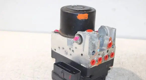 Mitsubishi L200 ABS Pump 4670A484 1338007180