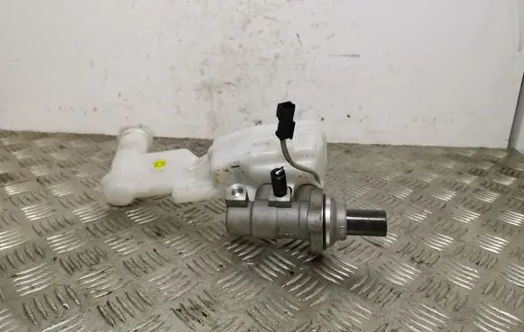 KIA Sorento Master brake cylinder