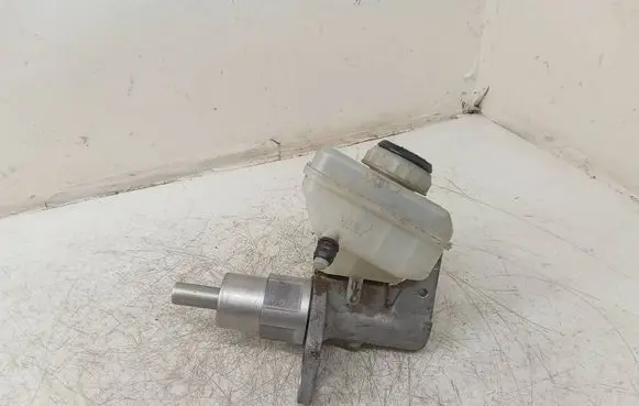 Audi A5 Sportback 8TA Master brake cylinder 8K0611301A