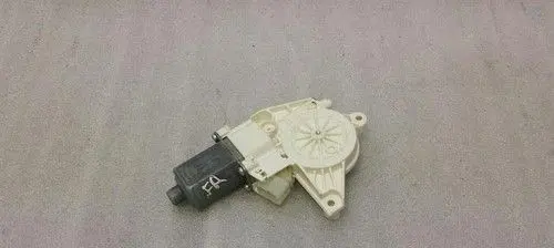 Mercedes-Benz ML W166 Front door window regulator motor A1669060301
