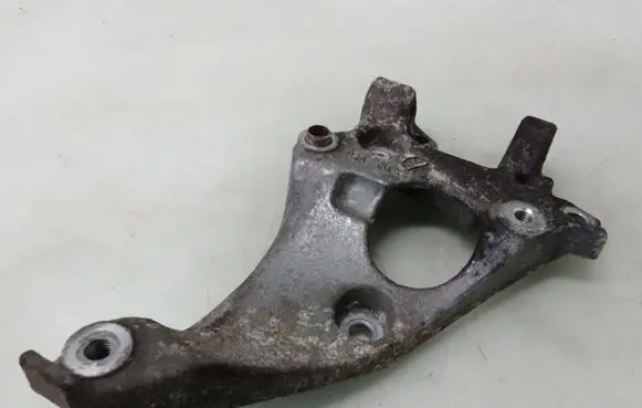 Peugeot 308 Generator/alternator bracket 9672950980