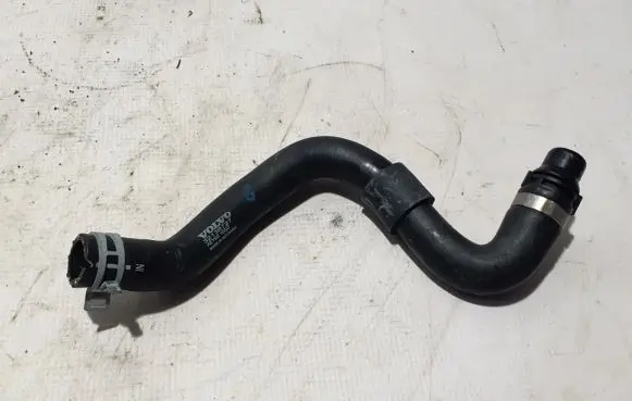 Volvo C40 Engine coolant pipe/hose 32138727