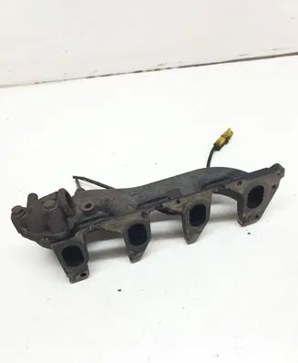 Suzuki Grand Vitara II Exhaust manifold 8426549