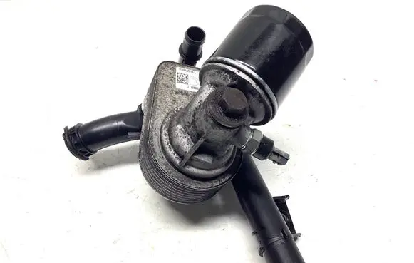 Nissan Qashqai Oil filter mounting bracket 213059324R 210473766R