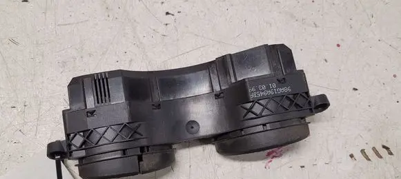 Ford Focus Windscreen/window heater switch 98AG19A945BF