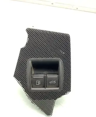 Volkswagen PASSAT B6 Fuel tank opening switch 3C2868158A