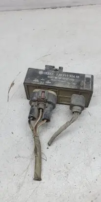 Volkswagen Polo V 6R Coolant fan relay 1J0919506M 898967000