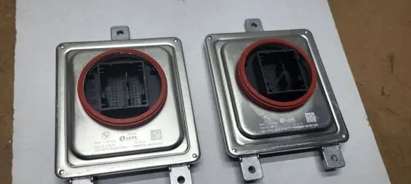 BMW X7 G07 Voltage converter/converter module 