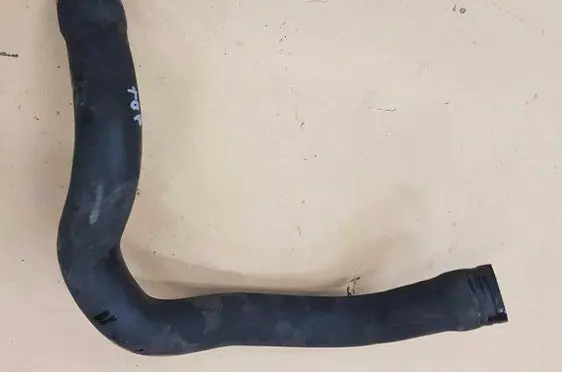 Volkswagen PASSAT B7 Engine coolant pipe/hose 3C0122101R
