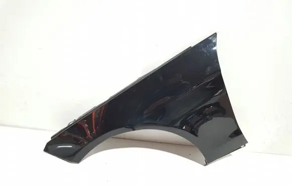 Mercedes-Benz E A207 Fender