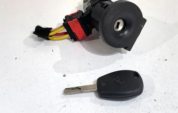 Renault Master III Ignition lock N0502060