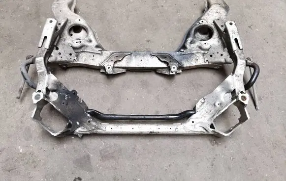 BMW 1 E81 E87 Front subframe 6785639