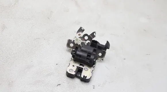 Audi A3 S3 8V Tailgate/trunk/boot lock/catch/latch 4H0827505A