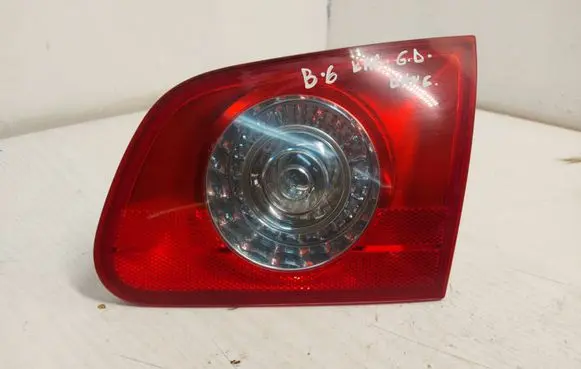 Volkswagen PASSAT B6 Tailgate rear/tail lights 3C9945094