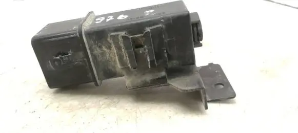 KIA Sportage Glow plug pre-heat relay 368302A701