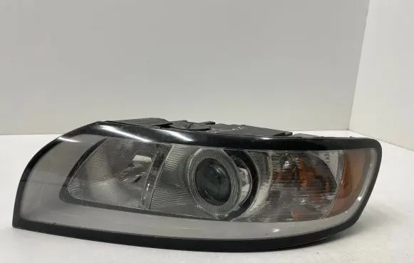 Volvo V50 Headlight/headlamp E13125
