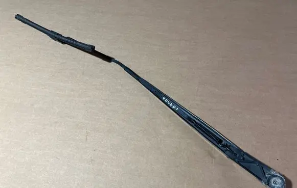 Volkswagen Touran III Front wiper blade arm 5TB955410B